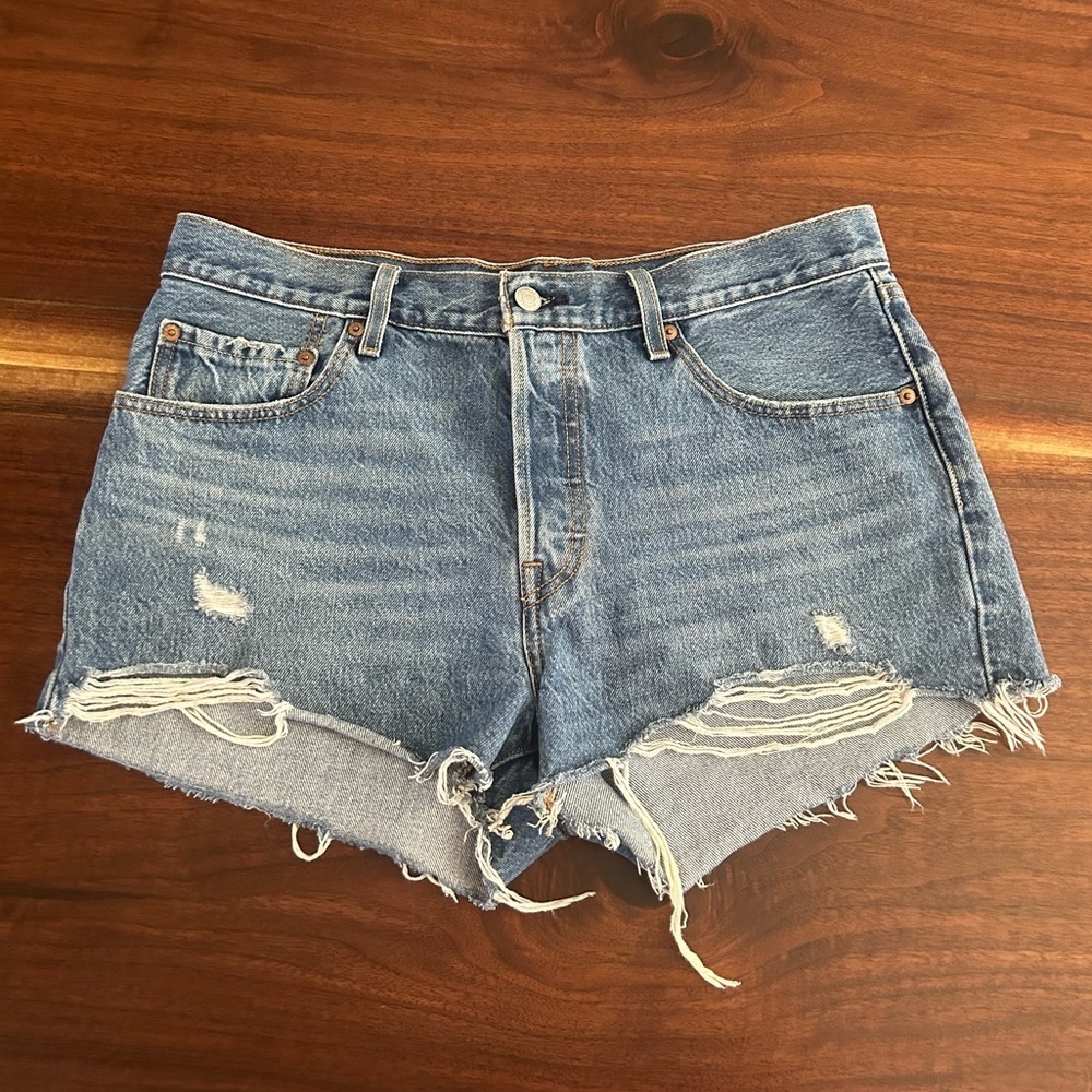 Levi’s 501 High Waisted Jean Shorts Button Fly Distressed Size 31